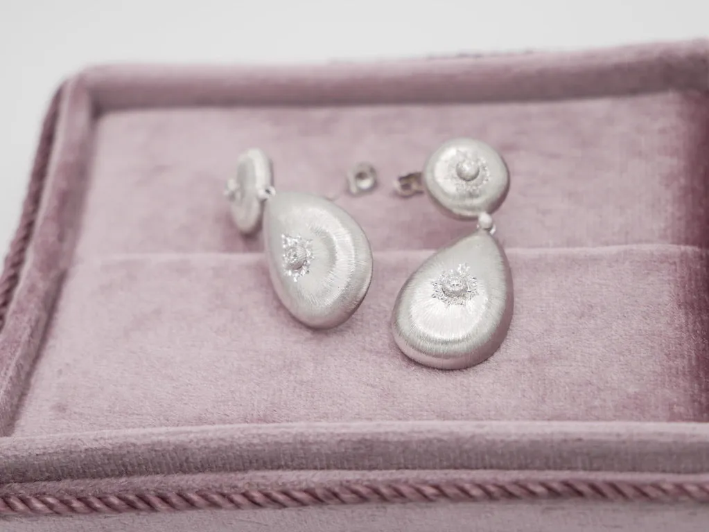 18K White Gold Silk Engraved Diamond Pendant Stud Earrings
