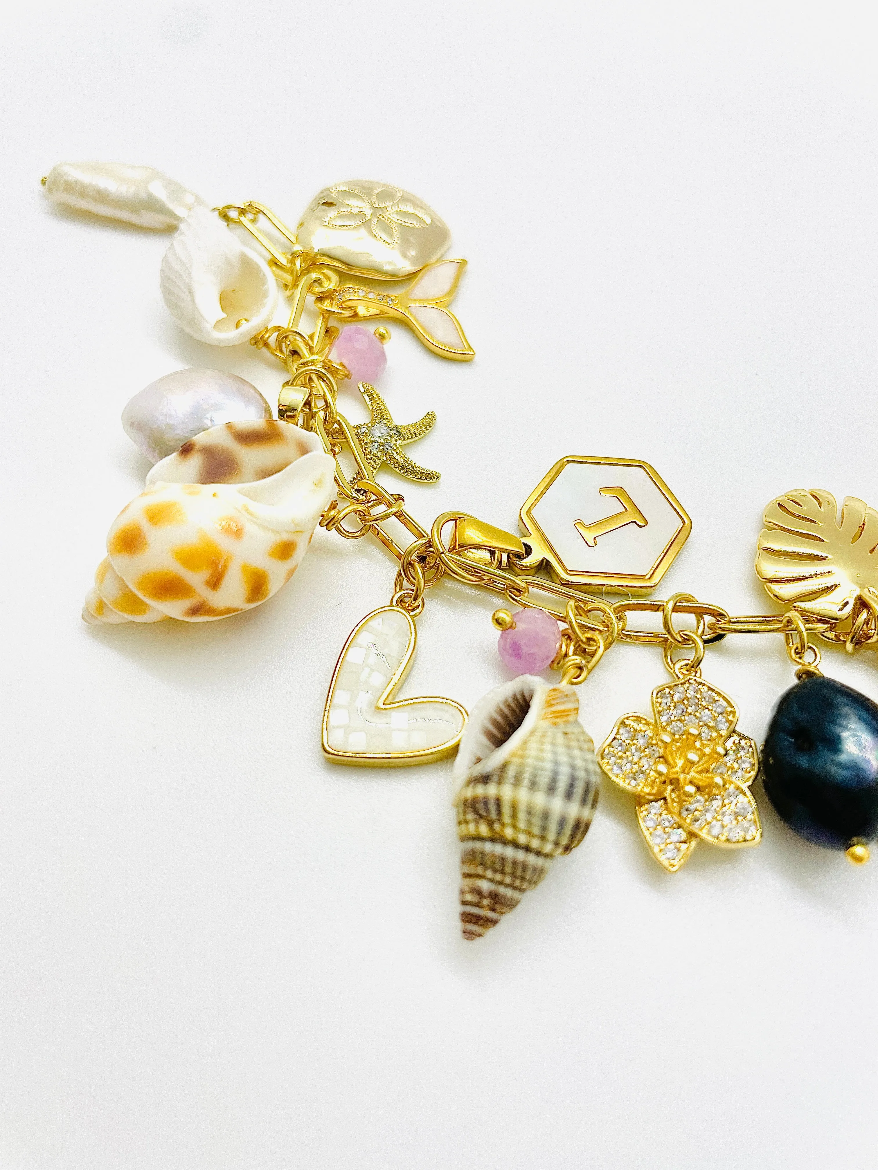 ALOHA PEARL & SHELL CHARM BRACELET
