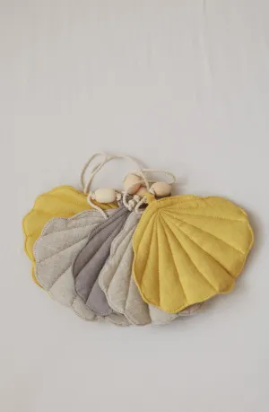 Moi Mili Shell Garland- Sand & Sun