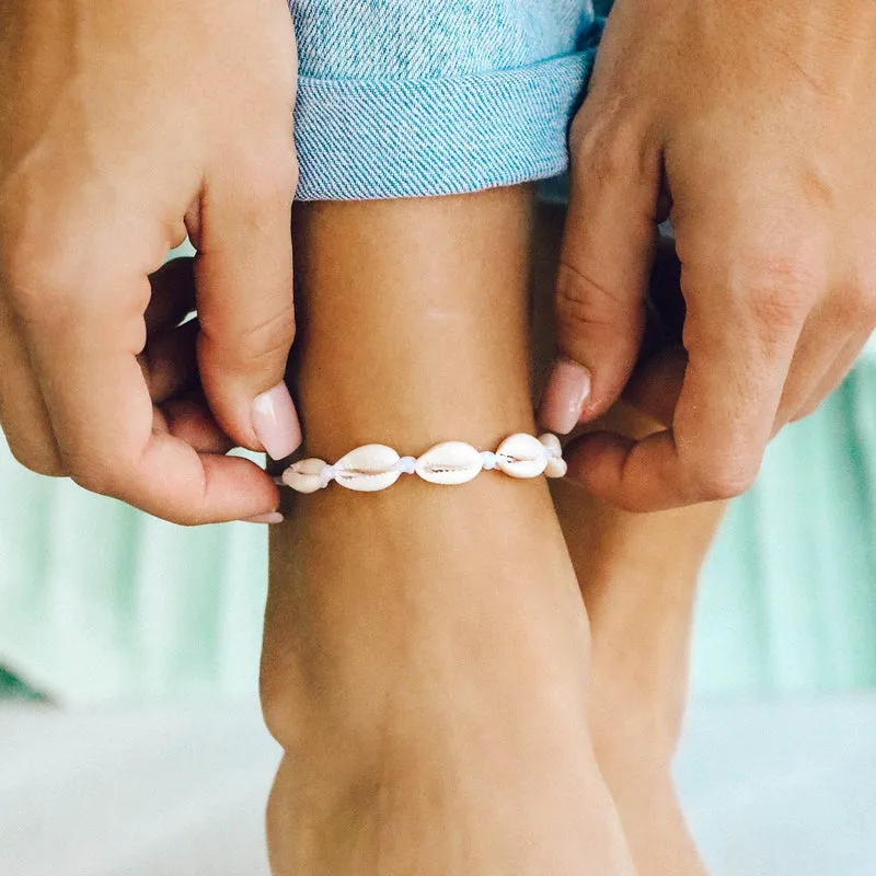 PURAVIDA KNOTTED COWRIES ANKLET / WHITE
