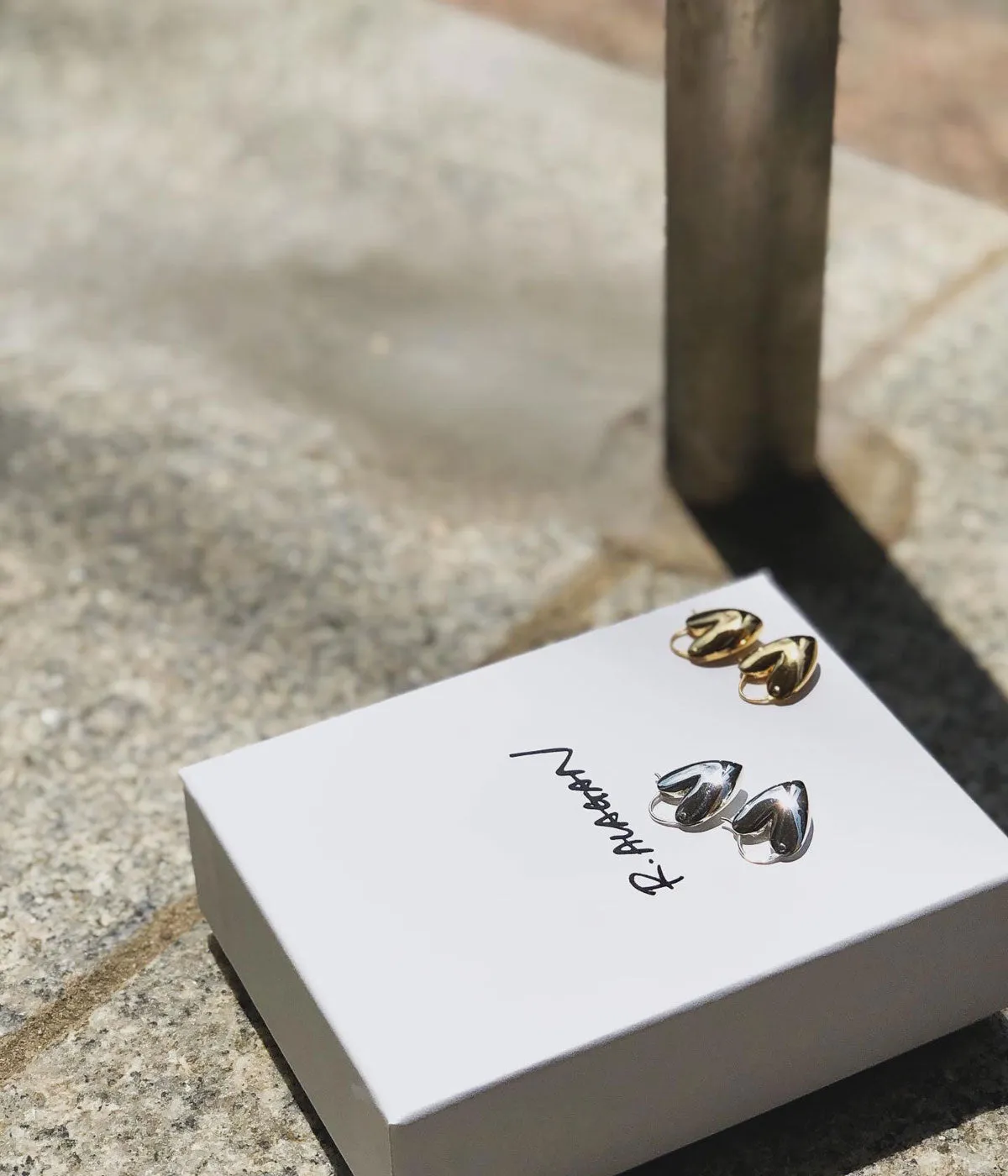 R.ALAGAN/TINY PUFFY HEART HOOPS(GOLD)