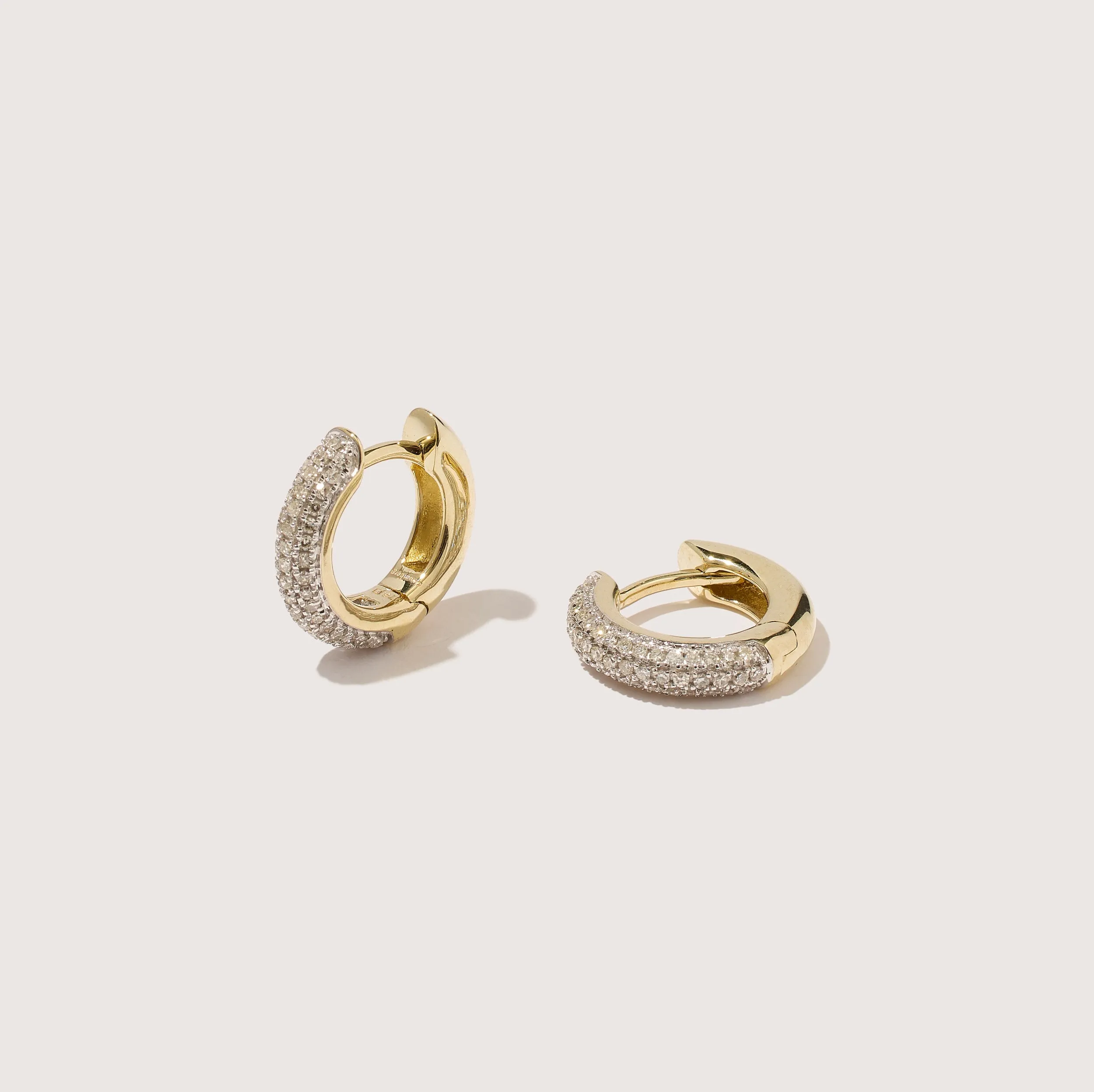 Solid Gold Quotidien Diamond Hoops