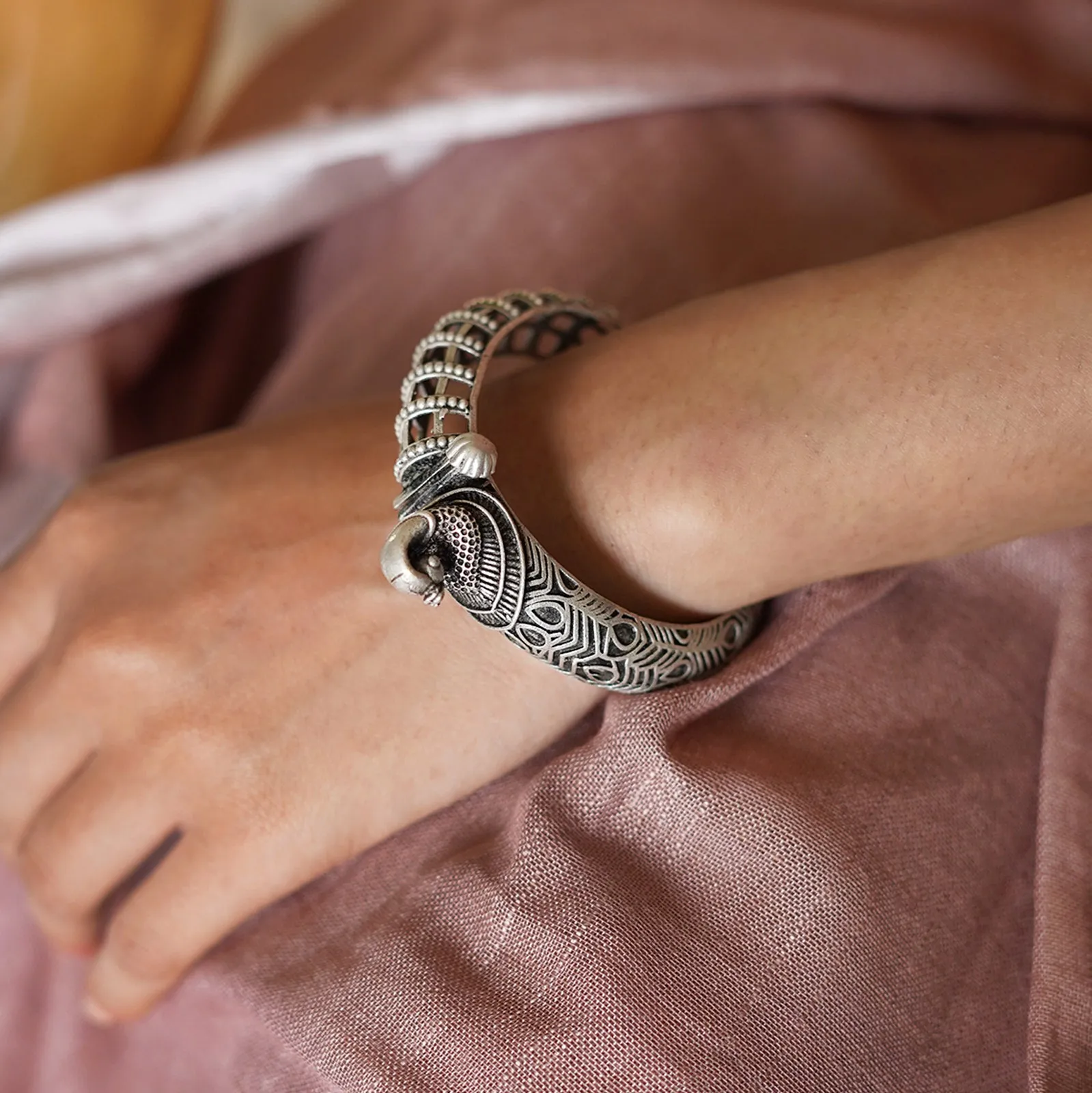 Teejh Aishay Silver Oxidised Bangle