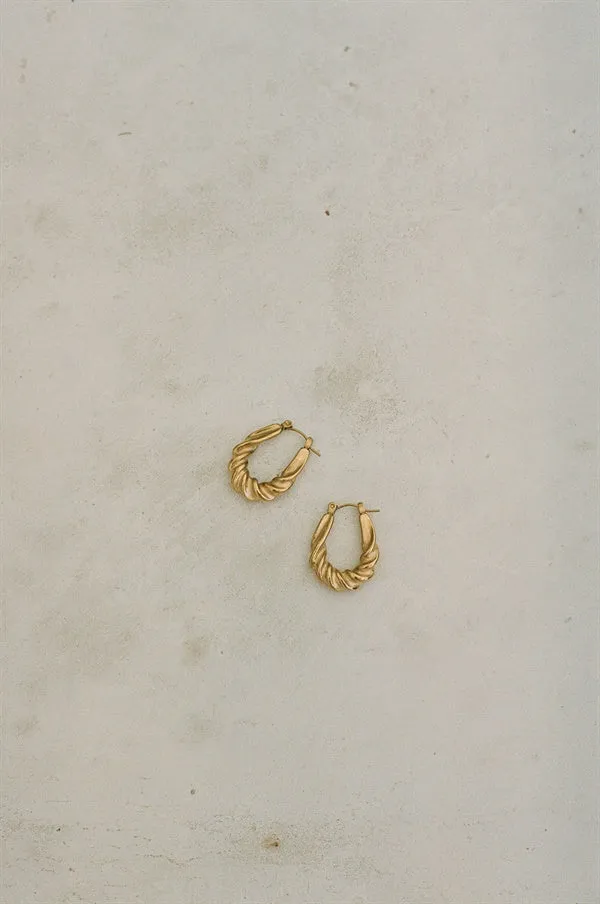 Twist Isa Hoops